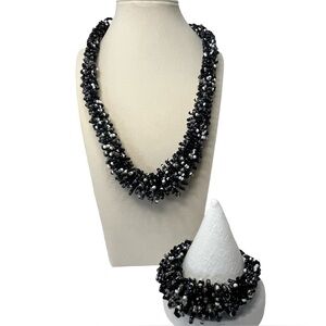 Black and White Beaded Necklace and Bracelet Set